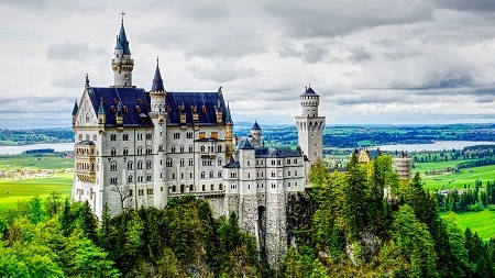 Neuschwanstein Castle limousine service