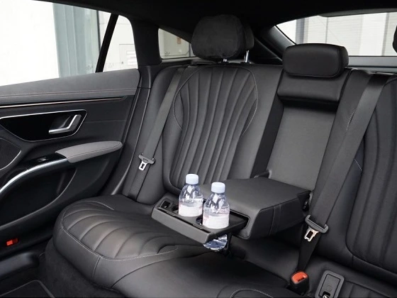 new mercedes eqs sedan interior